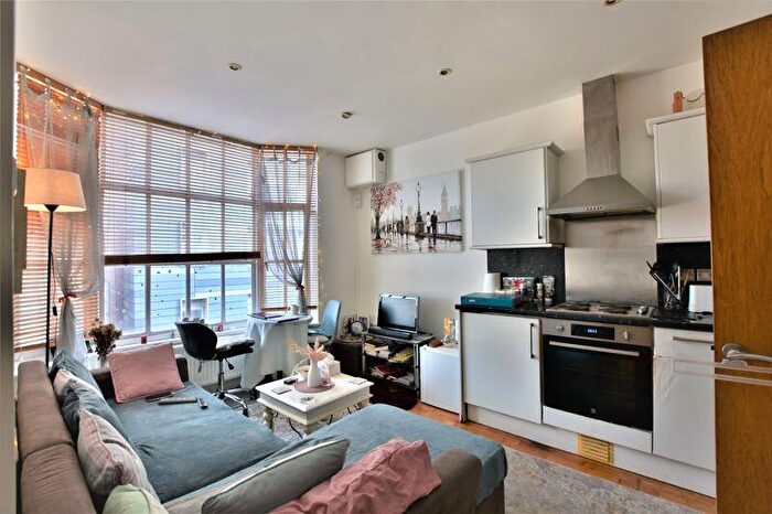 1 Bedroom Flat For Sale In Clasketgate, Lincoln, LN2