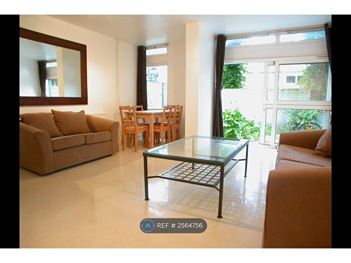 4 Bedroom Flat To Rent In Clapham Common, London, SW4