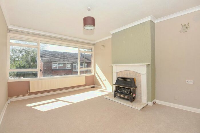 2 Bedroom Flat To Rent In Cliveden Place, Shepperton, TW17