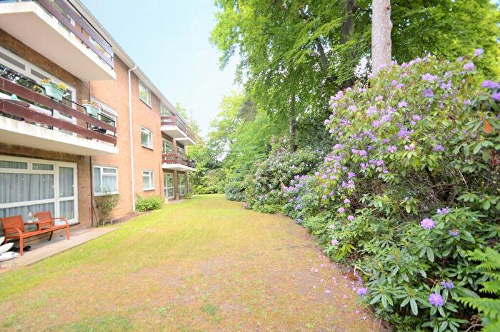 2 Bedroom Apartment For Sale In Oakdene Court, Walton-on-Thames, KT12