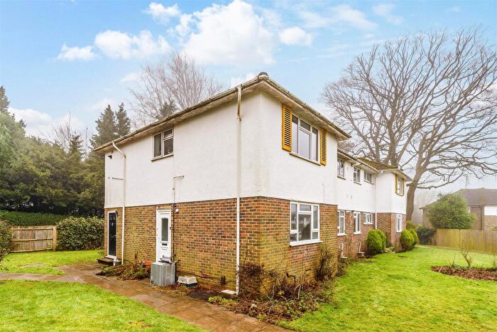 2 Bedroom Apartment For Sale In Courtlands Crescent, Banstead, SM7