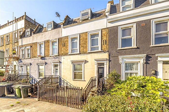 1 Bedroom Flat For Sale In Lewisham Way, New Cross, SE14