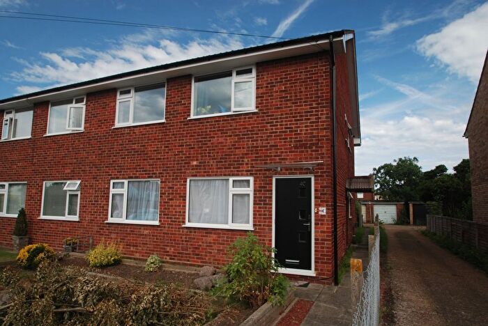 2 Bedroom Maisonette To Rent In Ashford Crescent, Ashford, TW15