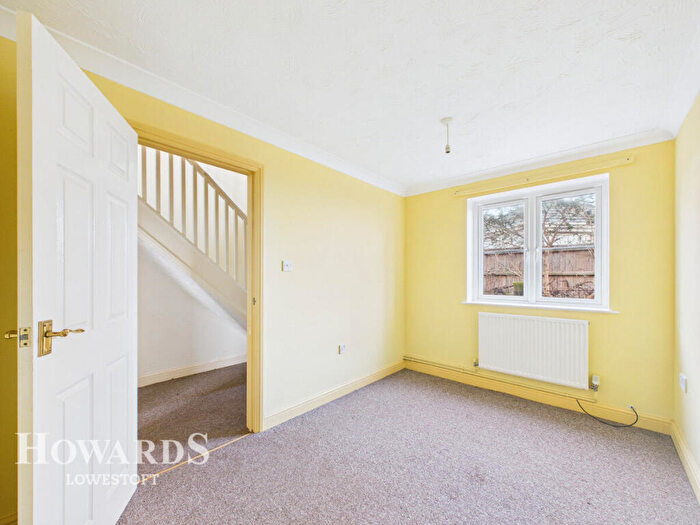 2 Bedroom Terraced House For Sale In High Path, Kessingland, NR33