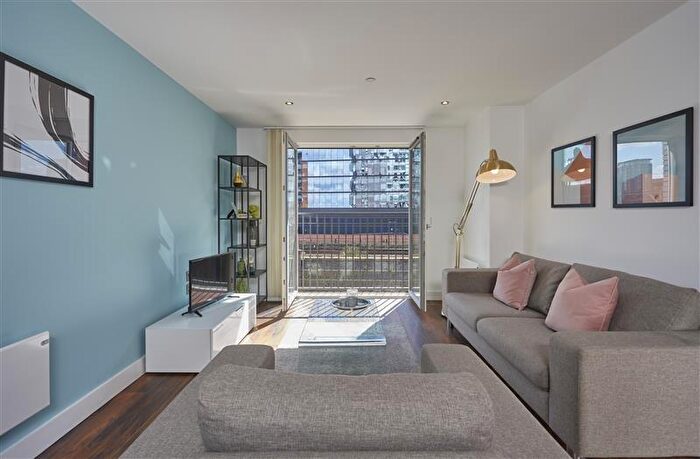 2 Bedroom Apartment To Rent In Greengate Salford, M3