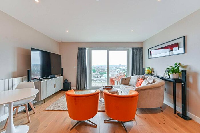 1 Bedroom Flat For Sale In Duke Of Wellington Avenue, Woolwich, London, SE18