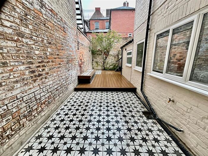 2 Bedroom Property To Rent In Esplanade Gardens, Scarborough, YO11