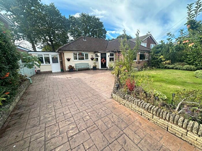 3 Bedroom Detached Bungalow For Sale In Beechcroft Drive, Whitby, CH65