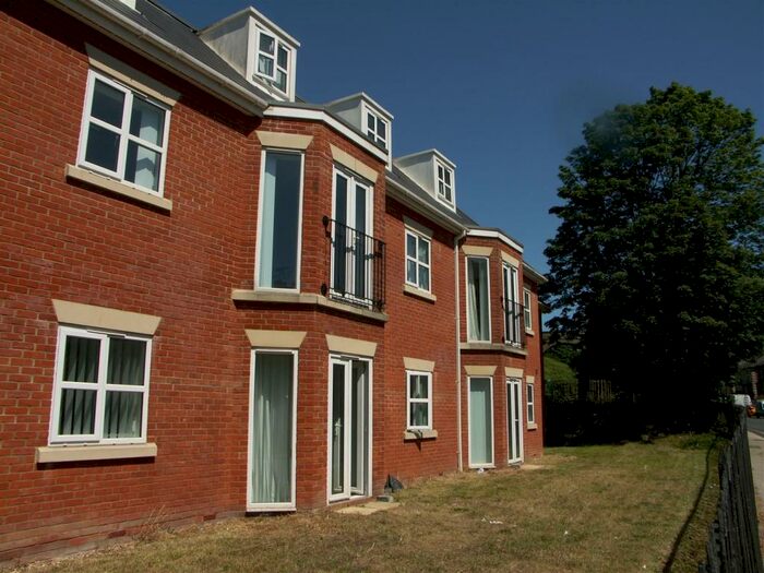 3 Bedroom Flat To Rent In Rooms At Spring Court, Ipswich, IP4