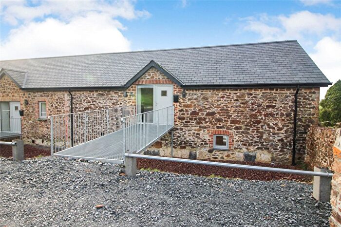2 Bedroom Barn Conversion To Rent In Clawton, Holsworthy, EX22