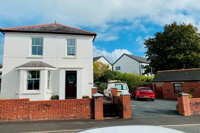 3 Bedroom Property To Rent In College Road, Carmarthen, SA31