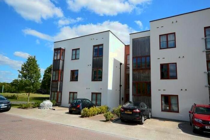 2 Bedroom Flat To Rent In Hollies Court, Basingstoke RG24