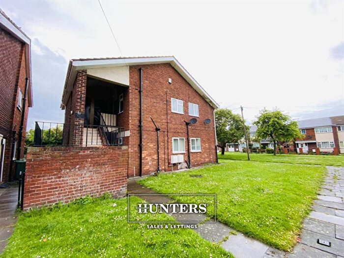 2 Bedroom Flat To Rent In Lisheen Avenue, Castleford, WF10