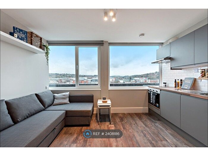 Studio To Rent In Castle Street, High Wycombe, HP13