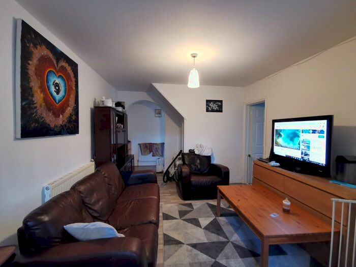 3 Bedroom Maisonette To Rent In Balmoral Road, Harrow HA2