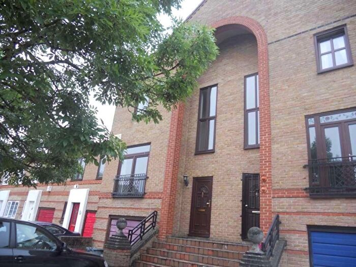 4 Bedroom Terraced House To Rent In Swallow Street, London, E6