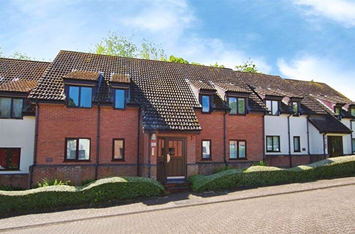 2 Bedroom Flat For Sale In Marlborough Road, Old Town, Swindon, SN3