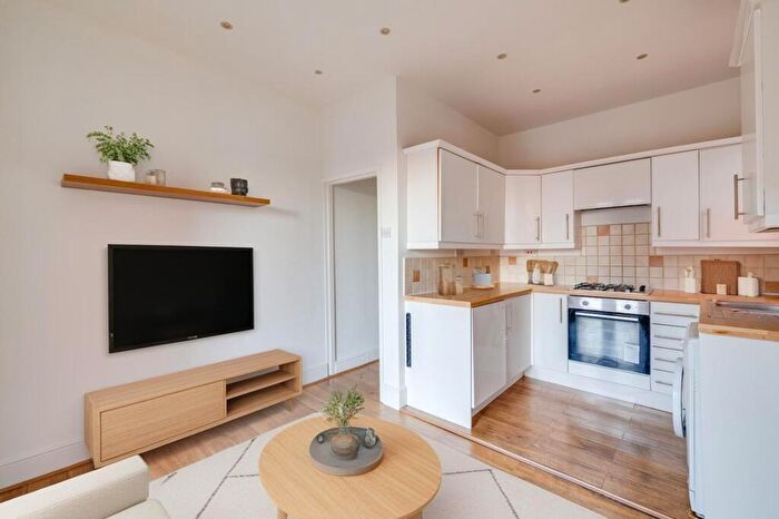 2 Bedroom Flat To Rent In Pensby Road, Heswall, CH60