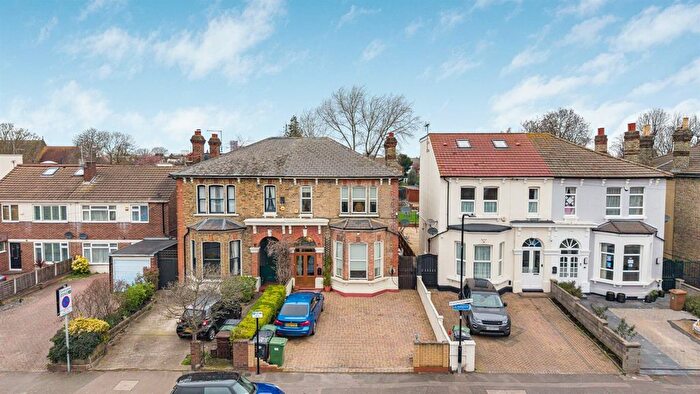 5 Bedroom Property For Sale In Wallwood Road, Leytonstone, E11