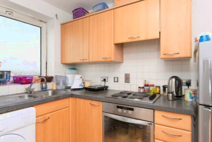 2 Bedroom Flat To Rent In Hainault Street, Ilford, IG1