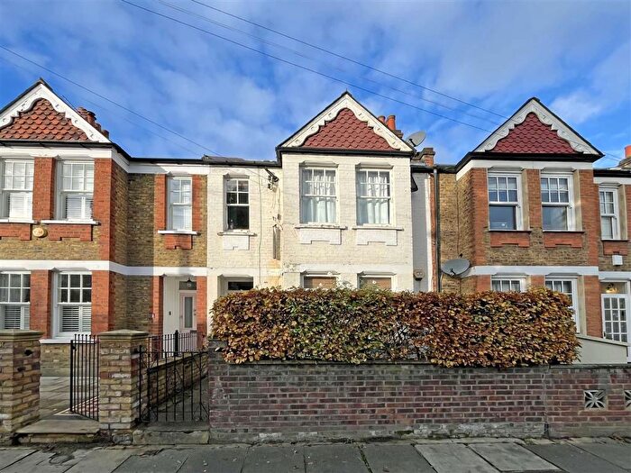 2 Bedroom Flat To Rent In Dancer Road, Kew, Richmond, TW9