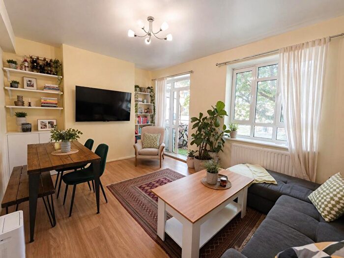 2 Bedroom Flat To Rent In Weir Road, Clapham, SW12