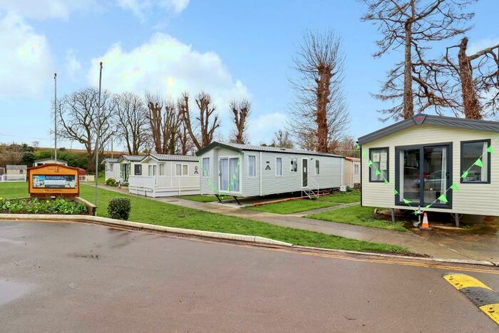 2 Bedroom Park Home For Sale In Vale Road, Sutton, Kent, CT15