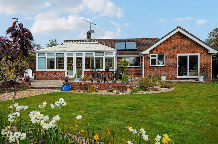 3 Bedroom Bungalow For Sale In Abbey Road, Medstead, Alton, Hampshire, GU34