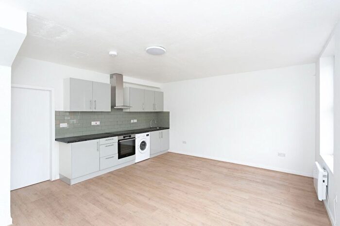 4 Bedroom Flat To Rent In Watling Street, Radlett, WD7