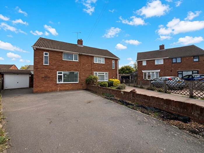 3 Bedroom Semi Detached House For Sale In Nethercott Close, Luton, LU2