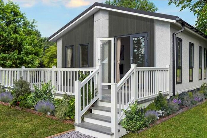 2 Bedroom Mobile/park Home For Sale In Hampton Loade Park Homes, Hampton Loade, Bridgnorth, WV15