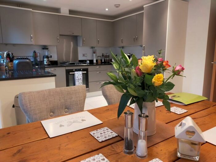 3 Bedroom Semi-Detached House To Rent In Sunnyside Close, East Grinstead, RH19