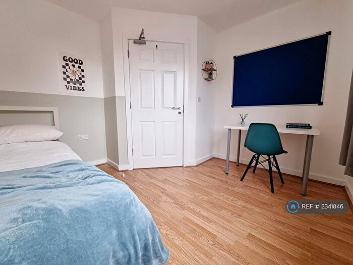 5 Bedroom End Of Terrace House To Rent In Liberty Street, Liverpool, L15