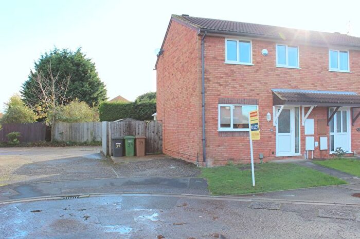3 Bedroom Semi-detached House To Rent In Pheasant Grove, Werrington, Peterborough, PE4