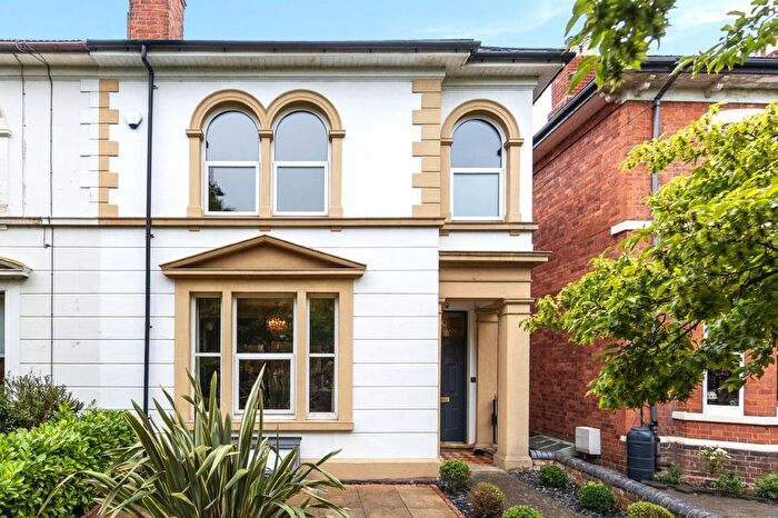 3 Bedroom Semi-Detached House For Sale In Barbourne, Worcester City, WR3