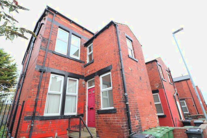 1 Bedroom Apartment To Rent In Conference Road, Leeds, LS12