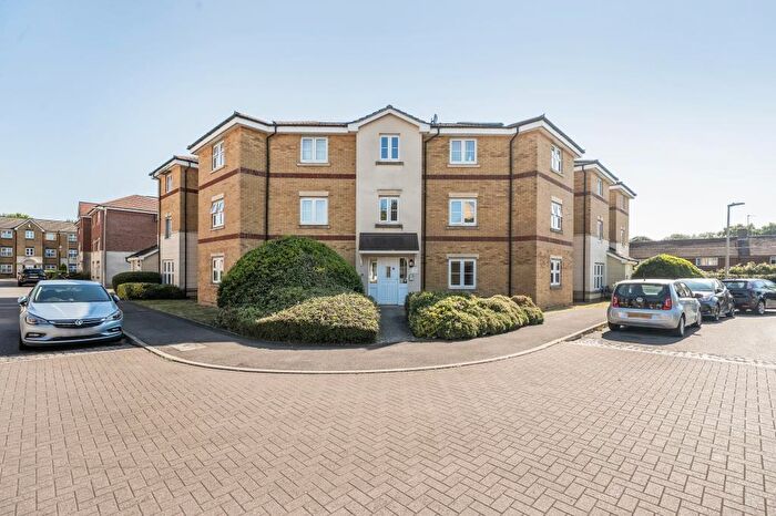 1 Bedroom Flat For Sale In Newbury, Berkshire, RG14