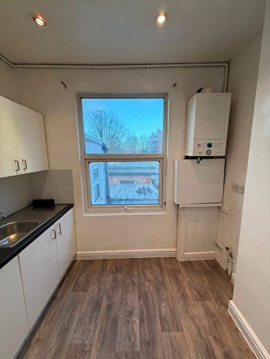 2 Bedroom Flat To Rent In Greyhound Lane, London, SW16