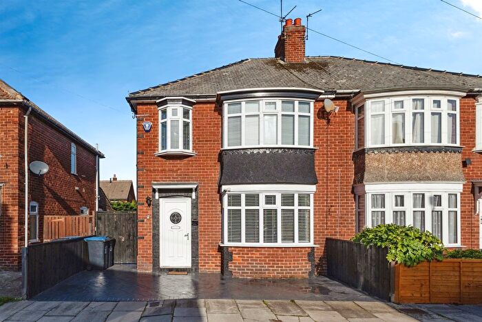 3 Bedroom Semi Detached House For Sale In Ravenscroft Avenue, Middlesbrough, TS5