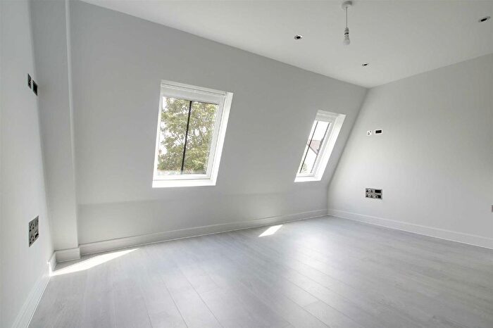 1 Bedroom Flat To Rent In High Street, Berkhamsted, HP4