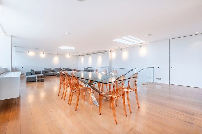 5 Bedroom Flat To Rent In Palace Street, London, SW1E