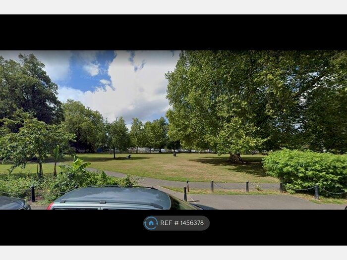 2 Bedroom Flat To Rent In Canbury Court, Kingston Upon Thames, KT2