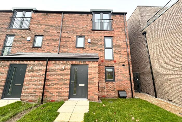 3 Bedroom Semi-Detached House To Rent In Furlong Way, Castle Irwell, M6