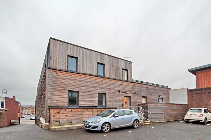 2 Bedroom Flat To Rent In Brigstowe Apartments, - High Street, BS11