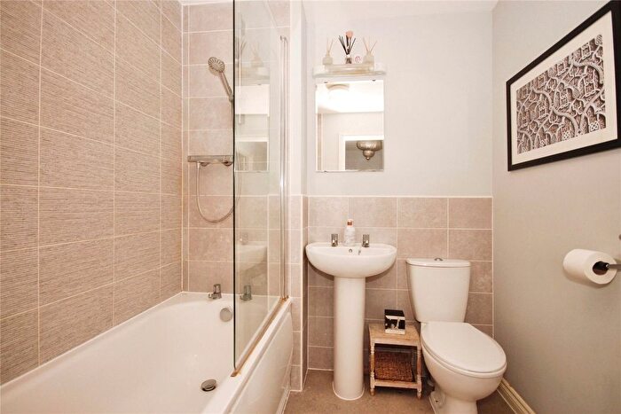 2 Bedroom Semi-Detached House For Sale In Amey Way, Warwick, CV34