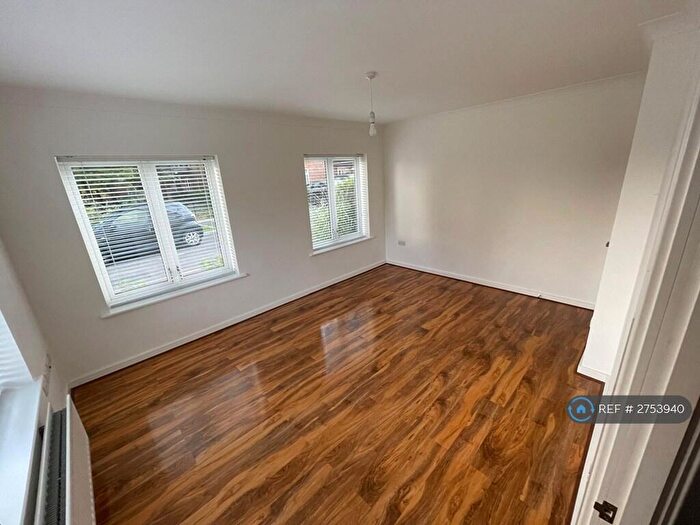 3 Bedroom Semi Detached House To Rent In Cygnet Close, Orpington, BR5