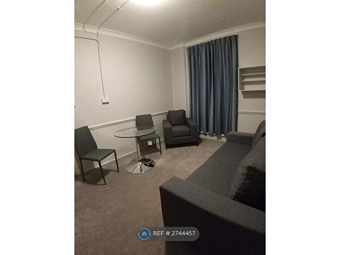 2 Bedroom Flat To Rent In Devonshire Street, London, W1G