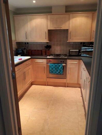 2 Bedroom Detached House To Rent In Loxley Close, Byfleet, KT14