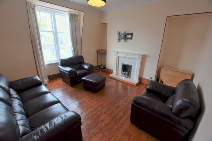 2 Bedroom Flat To Rent In Holburn Street, City Centre, Aberdeen, AB10