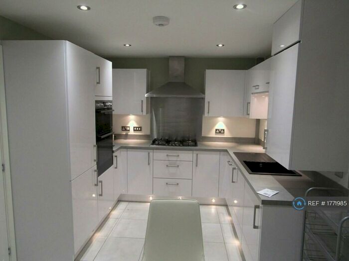 4 Bedroom Semi-Detached House To Rent In Winstanley Road, Manchester, M40